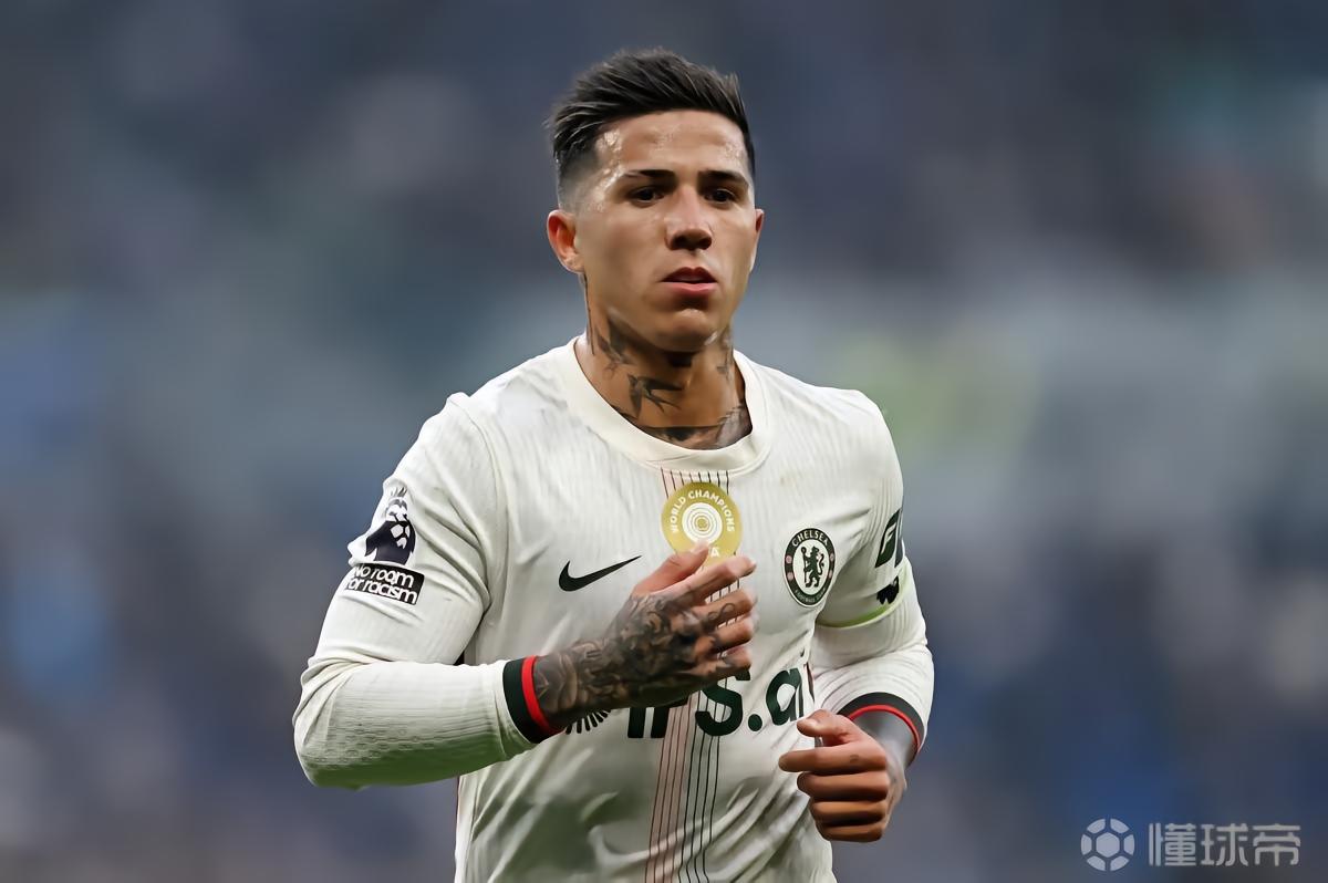 TA：恩佐对目前的薪水感到不满，切尔西不再视其为“非卖品”